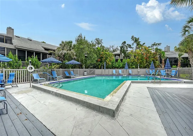 2nd image of 1372 Landings Pt, SARASOTA, FL 34231