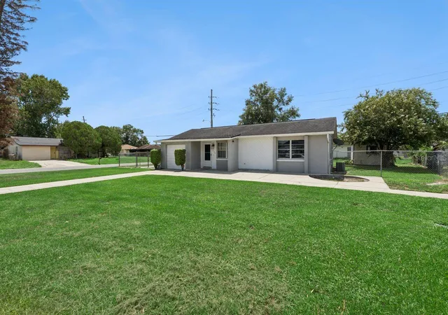 3rd image of 110 Tangerine Ct, Kissimmee, FL 34743 | MLS# O6435161