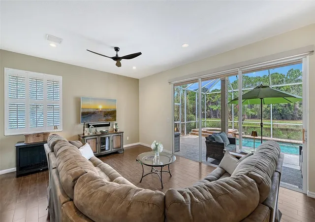 Photo 4 of Single family home for sale at 907 Eagle Isle Ct, Osprey, FL 34229 | MLS# A4703534 | Listing updated on 2026-10-08