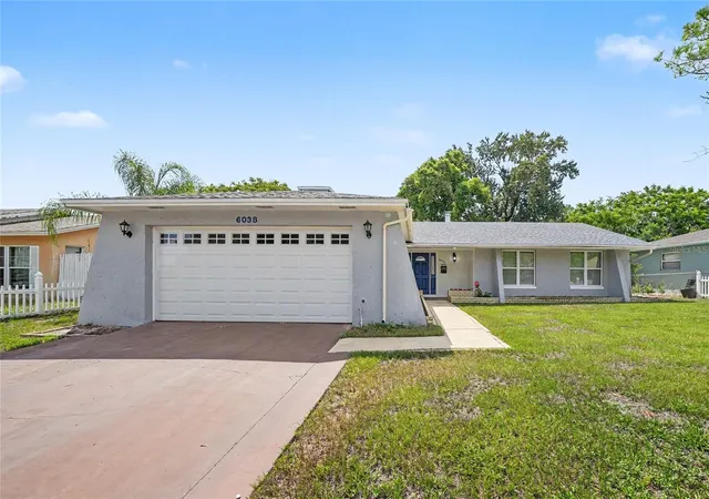 Photo 2 of Single family home for sale at 6038 Wedgewood Cir, Orlando, FL 32808 | MLS# S5155981 | Listing updated on 2026-09-08