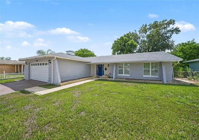 Photo 3 of Single family home for sale at 6038 Wedgewood Cir, Orlando, FL 32808 | MLS# S5155981 | Listing updated on 2026-09-08