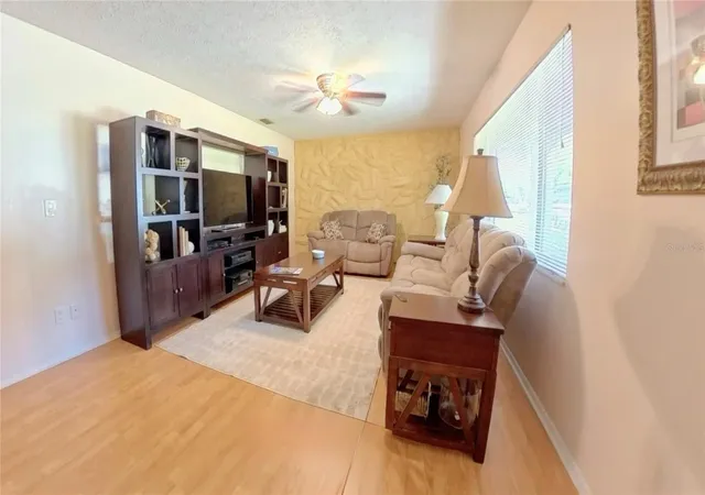 5th image of 12215 Orchid Ln, Thonotosassa, FL 33592 | MLS# TB8540722