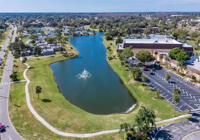 2nd image of 401 De Grasse Pl, SUN CITY CENTER, FL 33573