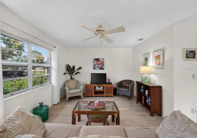 5th image of 401 De Grasse Pl #21, Sun City Center, FL 33573 | MLS# TB8540728