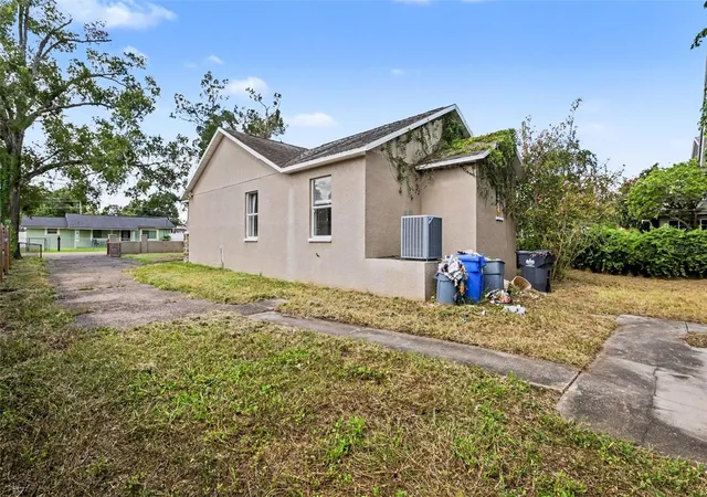 Photo 2 of Sale Pending at 2603 W Henry Ave, Tampa, FL 33614 | MLS# TB8540737 | Listing updated on 2026-09-29