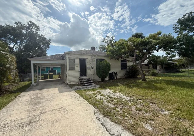 2nd image of 614 N Osprey Ave, Sarasota, FL 34236 | MLS# A4703543