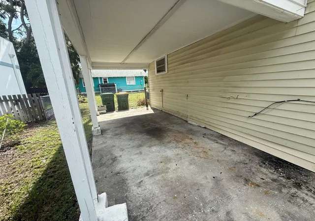 3rd image of 614 N Osprey Ave, Sarasota, FL 34236 | MLS# A4703543