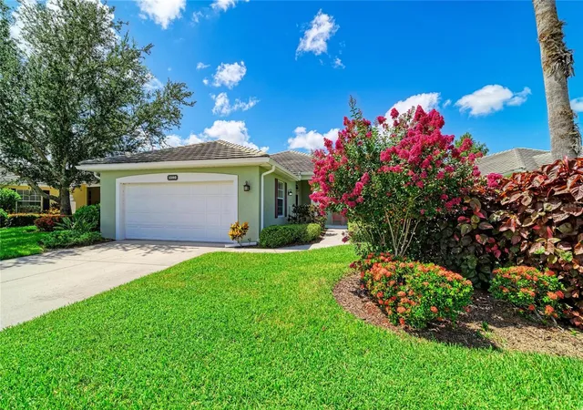 Photo 3 of Condo for sale at 1592 Monarch Dr #1592, Venice, FL 34293 | MLS# A4703544 | Listing updated on 2026-09-02