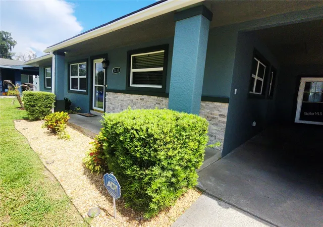 2nd image of 1337 Lee Ct, Leesburg, FL 34748 | MLS# W7888762