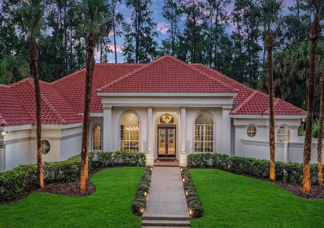 Photo 2 of Single family home for sale at 2056 Alaqua Dr, Longwood, FL 32779 | MLS# O6435200 | Listing updated on 2026-09-14