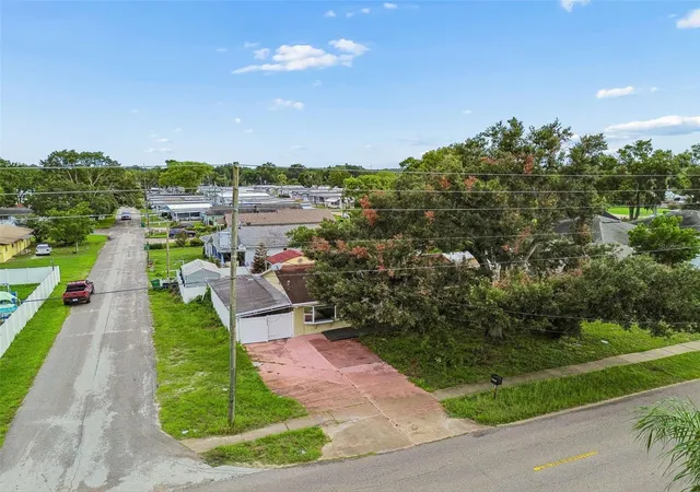 5th image of 38621 North Ave, Zephyrhills, FL 33542 | MLS# TB8540765