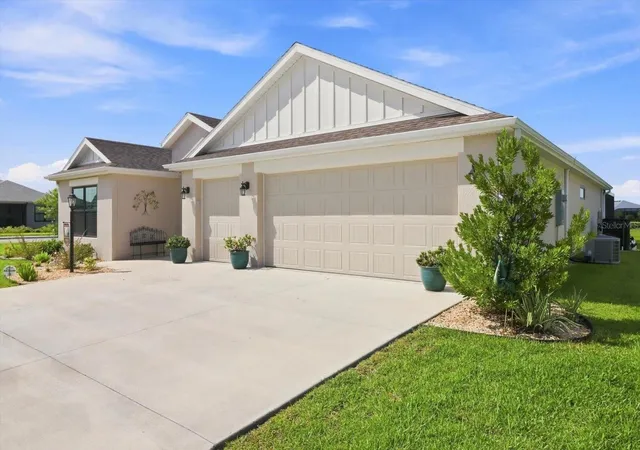 Photo 4 of Single family home for sale at 7634 Frank Dipietro Dr Dr, The Villages, FL 34762 | MLS# G5116701 | Listing updated on 2026-10-10