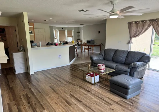 Photo 5 of Single family home for sale at 609 Kissimmee Ln, Kissimmee, FL 34759 | MLS# O6435205 | Listing updated on 2026-08-22