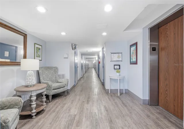 4th image of 2901 26Th St W #818, Bradenton, FL 34205 | MLS# TB8540770