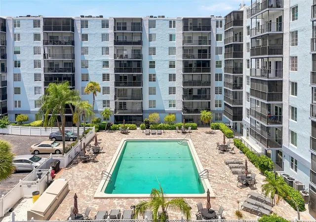 5th image of 2901 26Th St W #818, Bradenton, FL 34205 | MLS# TB8540770