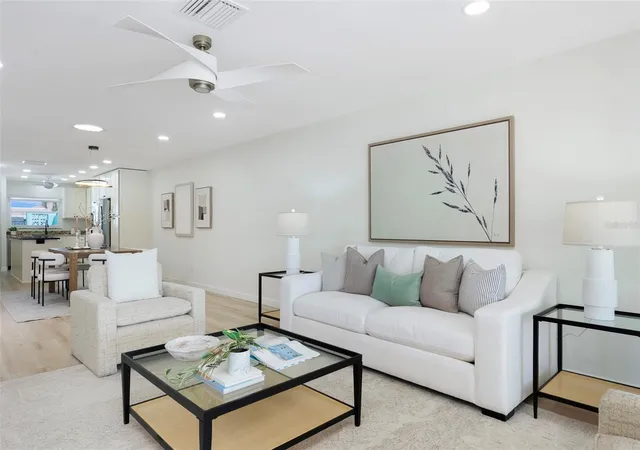 Photo 4 of House for sale at 382 Boca Ciega Point Blvd S, St Petersburg, FL 33708 | MLS# TB8540771 | Listing updated on 2026-10-28