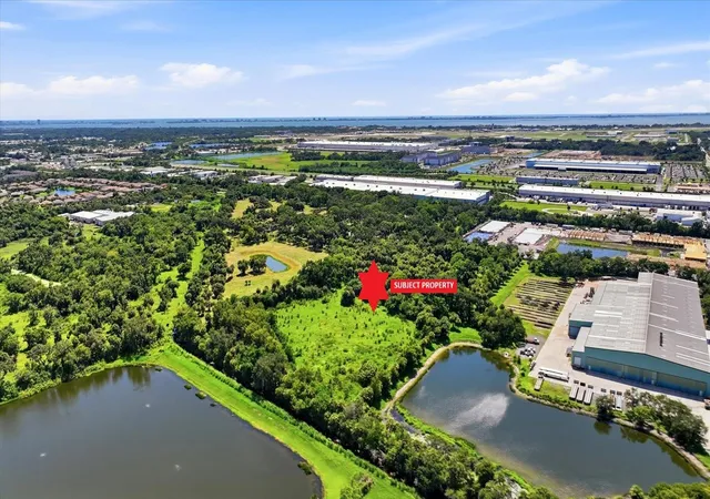 3rd image of 7845 27th St E, Sarasota, FL 34243 | MLS# A4703552