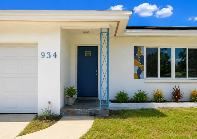 Photo 3 of Single family home for sale at 934 Hillwood Dr, Dunedin, FL 34698 | MLS# TB8540782 | Listing updated on 2026-10-03