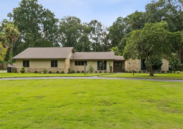 Photo 1 of Single family home for sale at 5340 Ne 2nd Lane, Ocala, FL 34470 | MLS# O6435217 | Listing updated on 2026-09-18