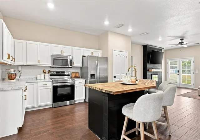 Photo 4 of Sale Pending at 10574 N Sunflower Pt, Crystal River, FL 34428 | MLS# TB8540785 | Listing updated on 2026-09-22