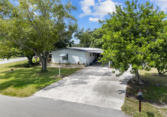 3rd image of 5872 Red Fox Dr, Winter Haven, FL 33884 | MLS# P4939645