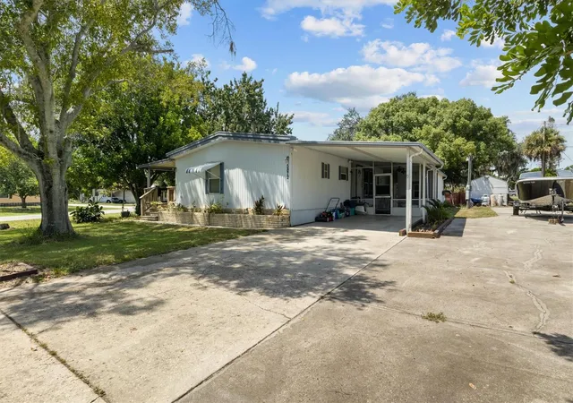 4th image of 5872 Red Fox Dr, Winter Haven, FL 33884 | MLS# P4939645