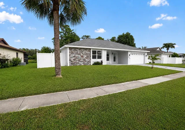 Photo 2 of Single family home for sale at 380 Buttonwood Dr, KISSIMMEE, FL 34743 | MLS# O6435222 | Listing updated on 2026-10-06