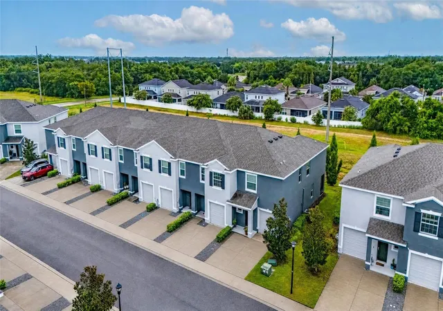 Photo 4 of Townhouse for sale at 8669 Falling Blue Pl, Riverview, FL 33578 | MLS# TB8540797 | Listing updated on 2026-10-07