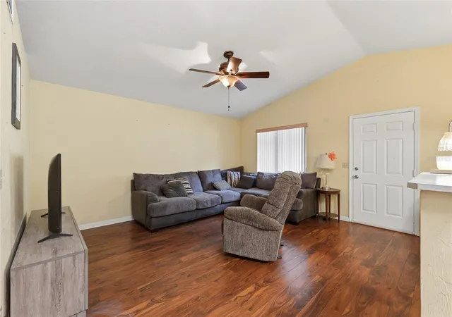 4th image of 22507 Nw 176Th Pl, High Springs, FL 32643 | MLS# GC542887