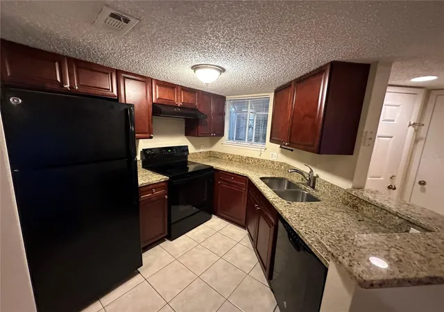 Listing Photo 5 - Condo for sale in building located at 1940 Lake Atriums Cir, ORLANDO, FL 32839 - Unit #89