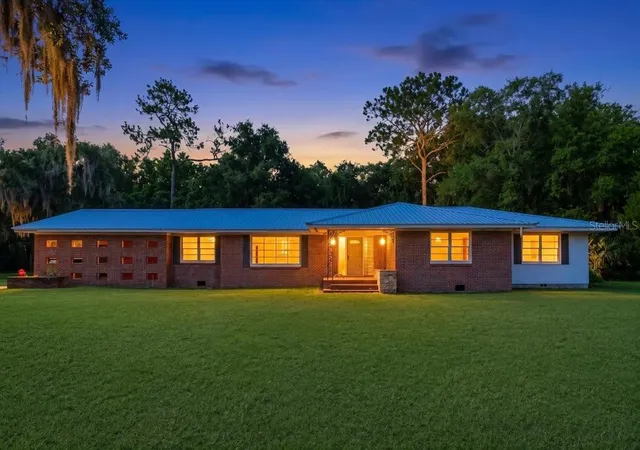 Photo 2 of Single family home for sale at 2107 Golf Dr, Palatka, FL 32177 | MLS# GC542889 | Listing updated on 2026-08-28
