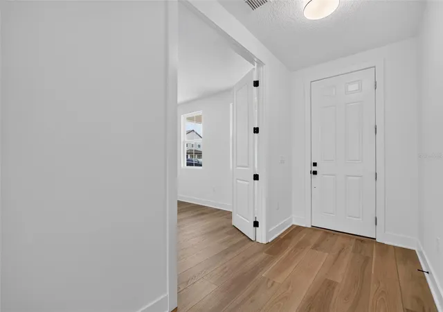 4th image of 30106 Emerald Forest Dr, Mount Dora, FL 32757 | MLS# TB8540809