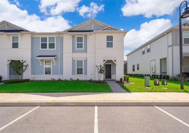 Photo 3 of Single family home for sale at 1274 Shoreside St, Clermont, FL 34714 | MLS# S5155987 | Listing updated on 2026-09-11
