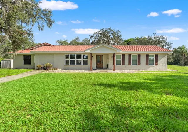 Photo 3 of Single family home for sale at 20319 Painter Pl, Spring Hill, FL 34610 | MLS# W7888768 | Listing updated on 2026-09-05