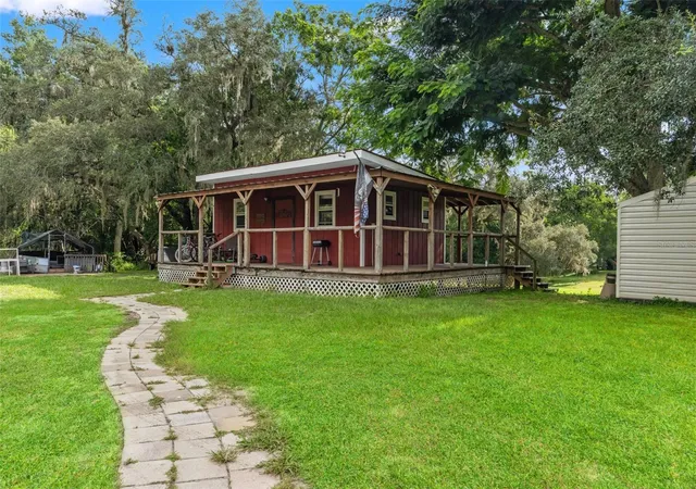 Photo 3 of Single family home for sale at 20319 Painter Pl, Spring Hill, FL 34610 | MLS# W7888768 | Listing updated on 2026-09-05