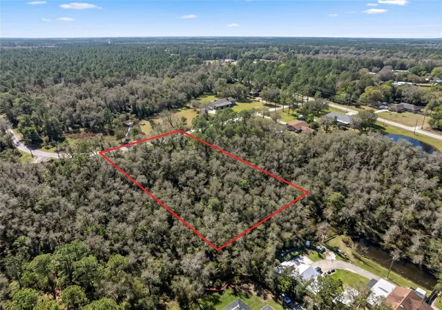 4th image of 32-26-18-0010-00000-0560 Country Ln, Lutz, FL 33558 | MLS# A4703566