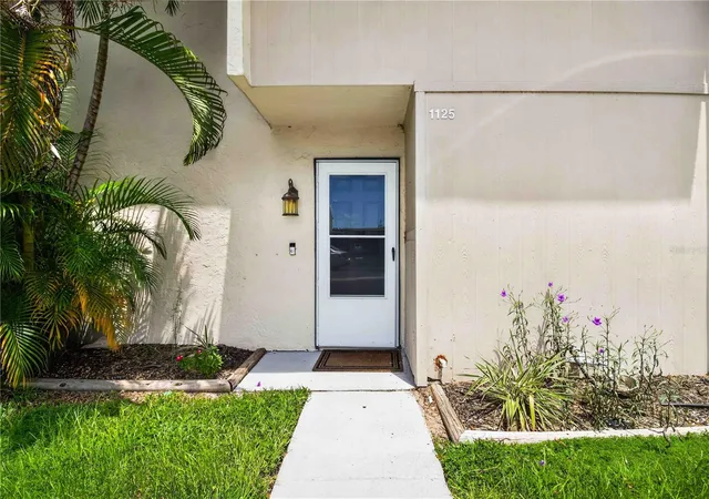 1st image of 1125 Longfellow Wy #125-B, Sarasota, FL 34243 | MLS# A4703569