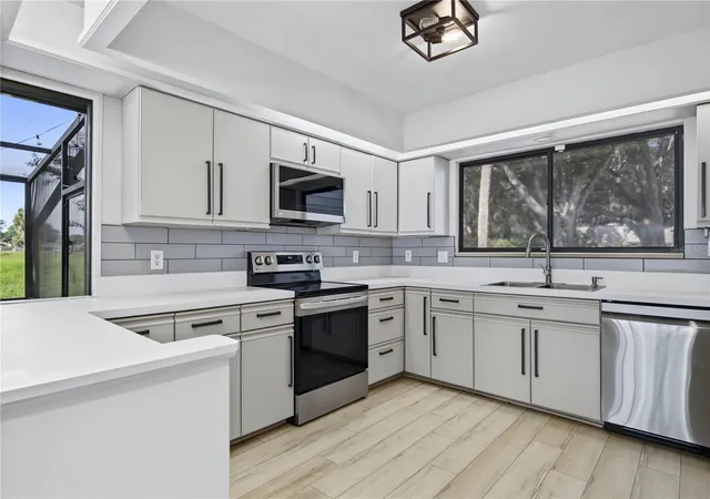 3rd image of 4572 N Lake Orlando Pkwy, ORLANDO, FL 32808