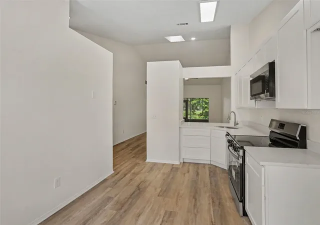 5th image of 84 Lakepointe Cir, Kissimmee, FL 34743 | MLS# O6435248