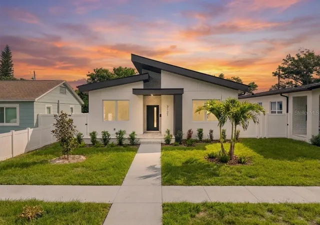 Photo 1 of Single family home for sale at 3121 Queen St N, St Petersburg, FL 33713 | MLS# TB8540825 | Listing updated on 2026-09-15