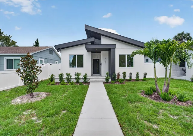 Photo 2 of Single family home for sale at 3121 Queen St N, St Petersburg, FL 33713 | MLS# TB8540825 | Listing updated on 2026-08-30