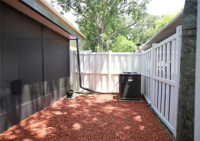4th image of 7107 Hernando Ct, Tampa, FL 33615 | MLS# TB8540827