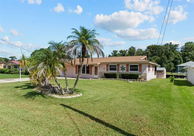 Single family home for sale at 1630 Paradise Ln, ASTOR, FL 32102 | MLS# O6435257
