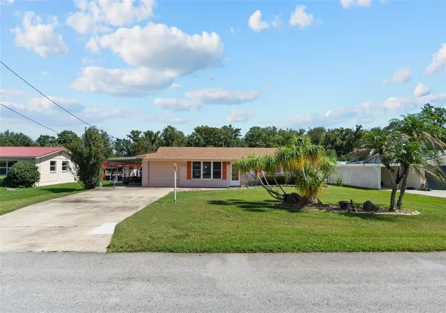 Photo 1 of Single family home for sale at 1630 Paradise Ln, Astor, FL 32102 | MLS# O6435257 | Listing updated on 2026-09-23