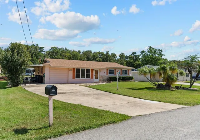 Photo 2 of Single family home for sale at 1630 Paradise Ln, Astor, FL 32102 | MLS# O6435257 | Listing updated on 2026-09-23