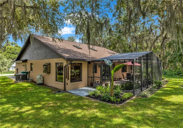3rd image of 202 Pebble Ct, Deltona, FL 32725 | MLS# O6435264