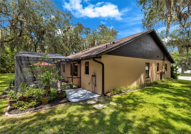 5th image of 202 Pebble Ct, Deltona, FL 32725 | MLS# O6435264