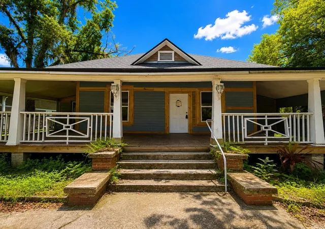 Photo 2 of Single family home for sale at 204 N Monroe Ave, Arcadia, FL 34266 | MLS# C7529803 | Listing updated on 2026-08-21