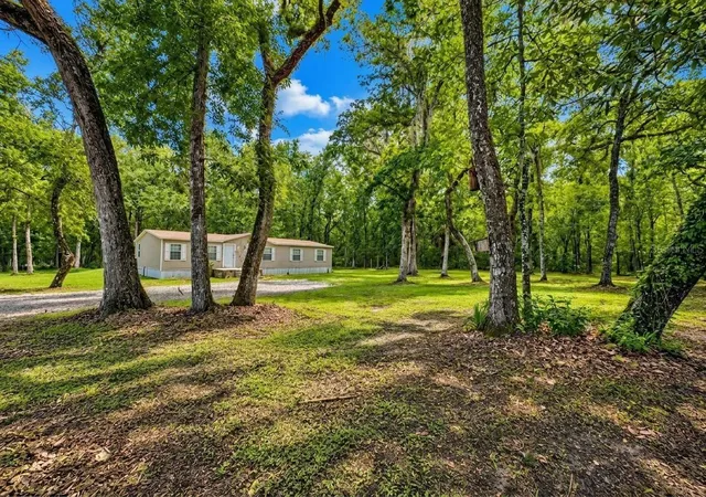Photo 3 of Manufactured home for sale at 13539 Citrus Wy, Brooksville, FL 34601 | MLS# TB8540834 | Listing updated on 2026-10-05