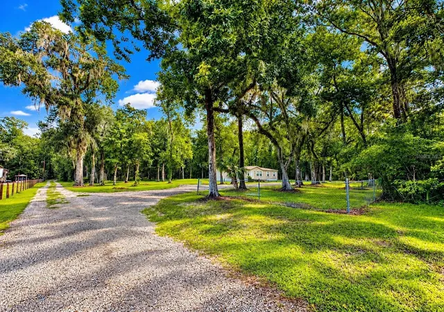 Photo 3 of Manufactured home for sale at 13539 Citrus Wy, Brooksville, FL 34601 | MLS# TB8540834 | Listing updated on 2026-10-05